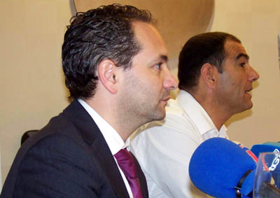 David Navarro, gerente del Granada CF, durante la rueda de prensa en el Hotel Nazaríes