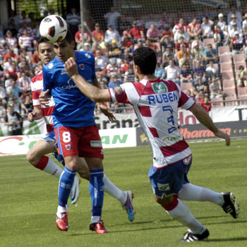 Rubén jugará en el Murcia dos temporadas. (AYALA)