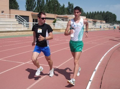 Alberto Amezcua junto a su entrenador Jacinto Garzón