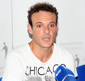 Corrales, durante su presentación como jugador rojiblanco (BALDOMERO)