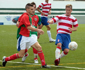 Goku, durante un partido con el filial del Granada. (GRANADAHOY)