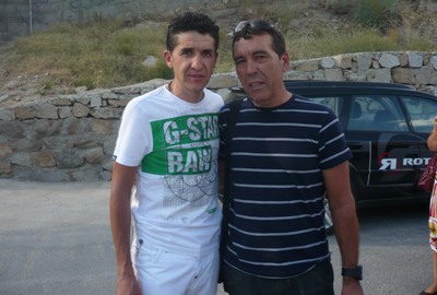 Juan Zamora junto al ciclista Carlos Sastre