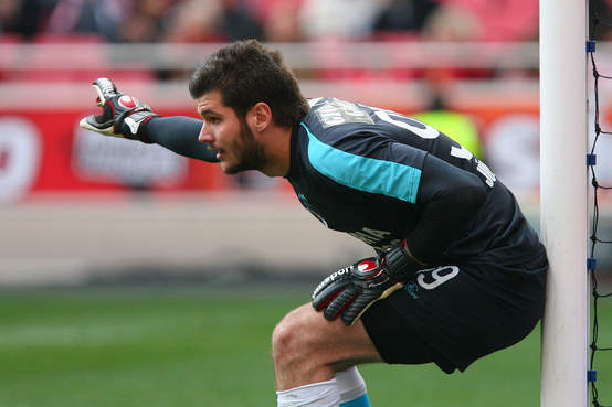 Júlio Cesar durante un partido con su actual conjunto