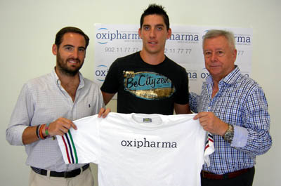 Uge en su presentación junto a Paco García y José Antonio Murado (GRJ)
