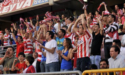 El club pide a los aficionados que respete la publicidad de Los Cármenes