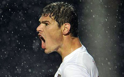 Zigic podría volver a la Liga BBVA vistiendo la camiseta rojiblanca