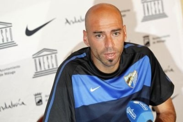 Willy Caballero atendiendo a los medios de comunicación 