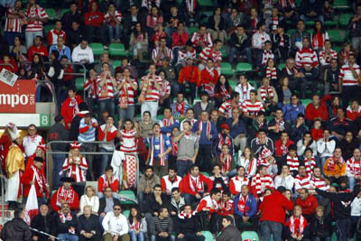 Los aficionados rojiblancos acompañarán al equipo a La Rosaleda (ARCHIVO)