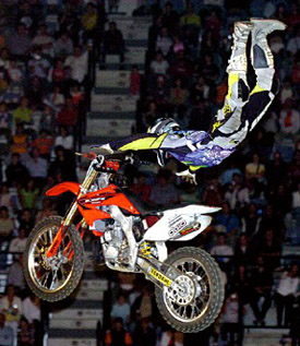 Las motos `voladoras` vuelven al Palacio