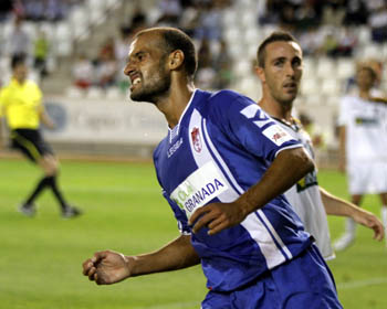 Mikel Rico en una acción de la temporada pasada (ARCHIVO)