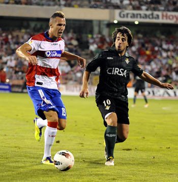 Hassan Yebda, durante el encuentro frente al Betis. (BALDOMERO)