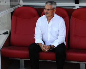 Fabri, en el banquillo antes del comienzo del partido. (BALDOMERO)