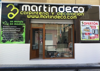 El establecimiento está situado cerca del estadio Los Cármenes