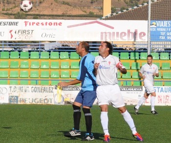 El accitano Praena defendiendo a Butra