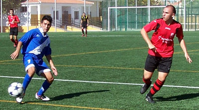 El Cúllar Vega se dejó sorprender en casa por el At. La Zubia (LÁZARO)