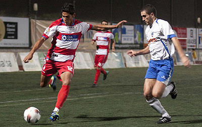 Franco Jara en una acción ante el conjunto lojeño (LAOPINIONDEGRANADA.ES)