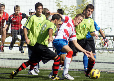 Los culleros frenaron la progresión del filial rojiblanco (VELASCO) 