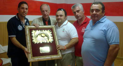 Dirigentes de Afepe y la Federación de Peñas del Granada CF