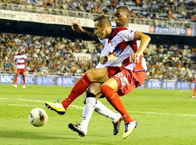 Yebda no podrá disputar el encuentro del sábado en Los Cármenes. (BALDOMERO)