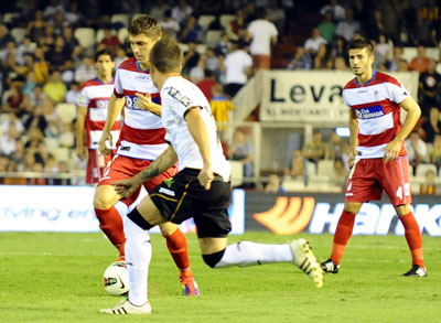 Los rojiblancos realizaron un buen partido en Mestalla (J. M. BALDOMERO)