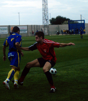 Garrincha desborda a Javi Pérez