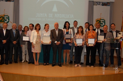 Foto de familia de todos los premiados/as durante la gala