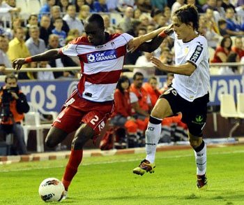 Nyom, durante un partido ante el Valencia. (BALDOMERO)