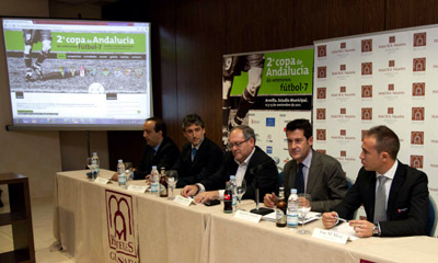 Un momento de la presentación del evento en un centrico hotel granadino