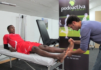 Ighalo, sometido a una exploración osteoarticular en camilla