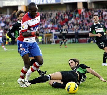Nyom debutó en la victoria de Camerún ante Sudán por 3-1 (BALDO)