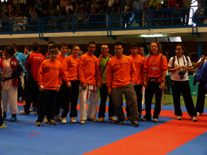 Representantes granadinos durante un torneo de Karate