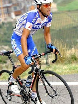 Juanmi Mercado disputando la Vuelta 2005