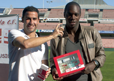 Iñigo López y Allam Nyom con el perfume rojiblanco (GRJ)