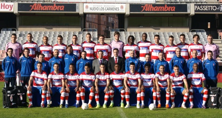 Foto oficial del Granada CF de la temporada 2011/2012 en Primera División. (JOSÉ VELASCO)