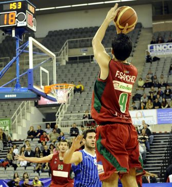 Francis Sánchez frente al Lleida (BALDOMERO)