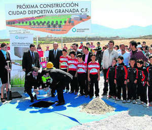 Colocación de la primera piedra el pasado marzo