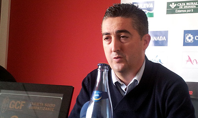 Pedro González durante la presentación del carné de simpatizante