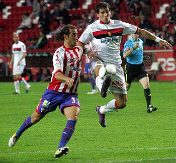 Alejandro Gálvez durante un lance del choque frente al Mallorca