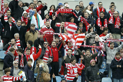 La afición animó incansable al Granada durante todo el partido