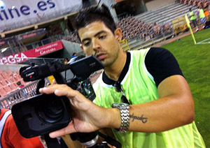 Un camara de Granada CF Televisión en Los Cármenes