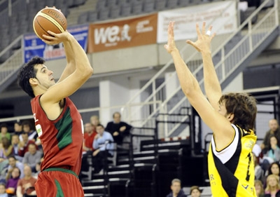 Francis Sanchez frente al Canarias, uno de sus pretendientes (BALDO)