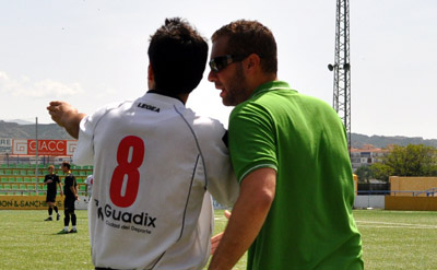Miguel Martínez dando instrucciones a Dune