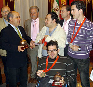 Un momento de la recepción municipal a los medallistas (GRJ)