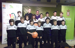 Francisco Rodríguez junto a integrantes de ambas selecciones