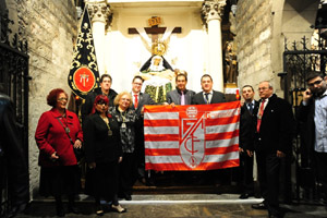 Momento de la ofrenda a las Angustias