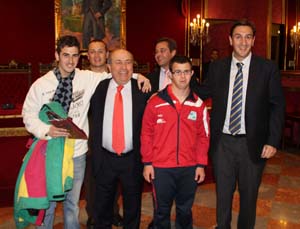 Torres Huertado recibe a participantes del Campeonato