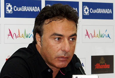 Quique Pina en una rueda de prensa. (JOSÉ VELASCO)