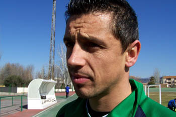 Roberto atendiendo a los medios de comunicación (GRJ)