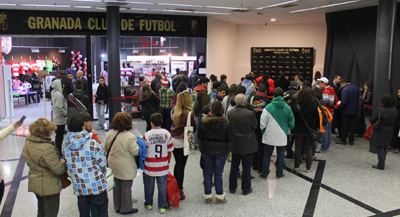 Los aficionados quieren ver de cerca a sus estrellas