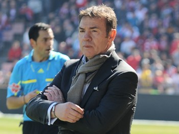 Abel Resino, durante el partido en Los Cármenes. (BALDOMERO) 